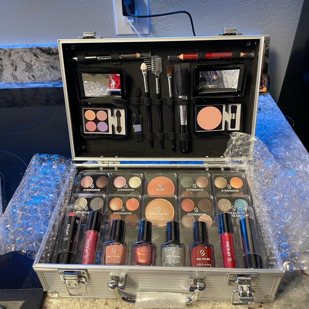 kids makeup kid